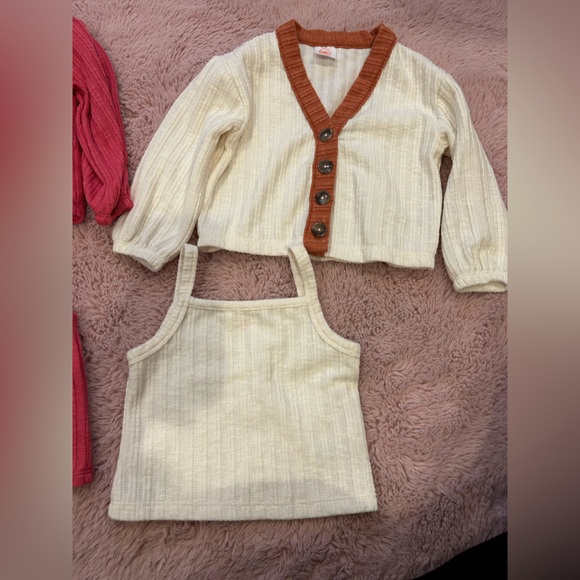 18 month Cardigan & Cami sets never worn - Picture 3 of 4